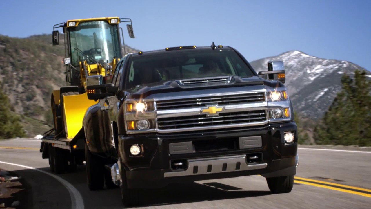 Howie Long – Silverado HD vs the Competition in a Strength and Towing Test | Chevrolet
