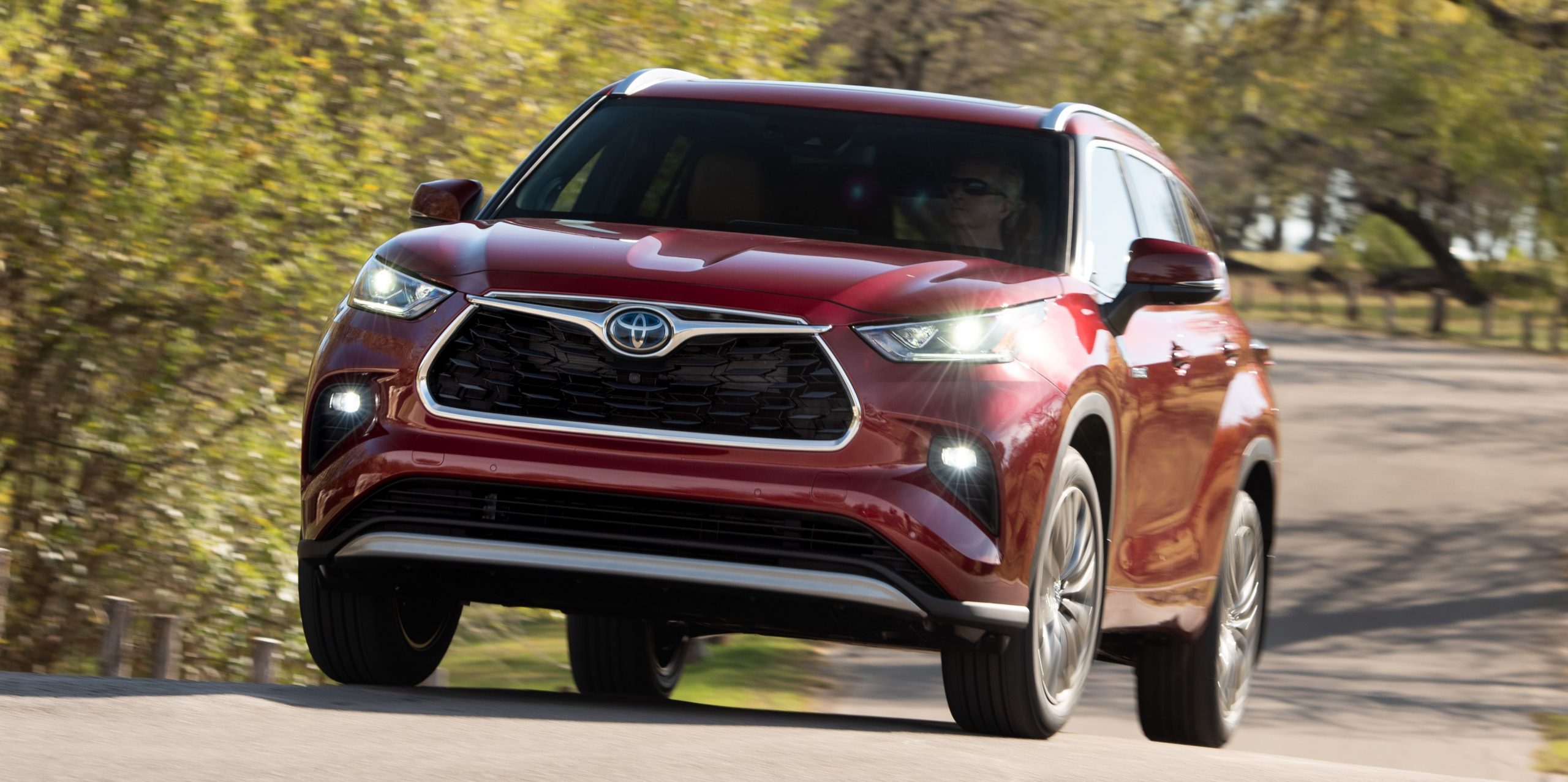 2020 Toyota Highlander Ups Its Three-Row SUV Ante