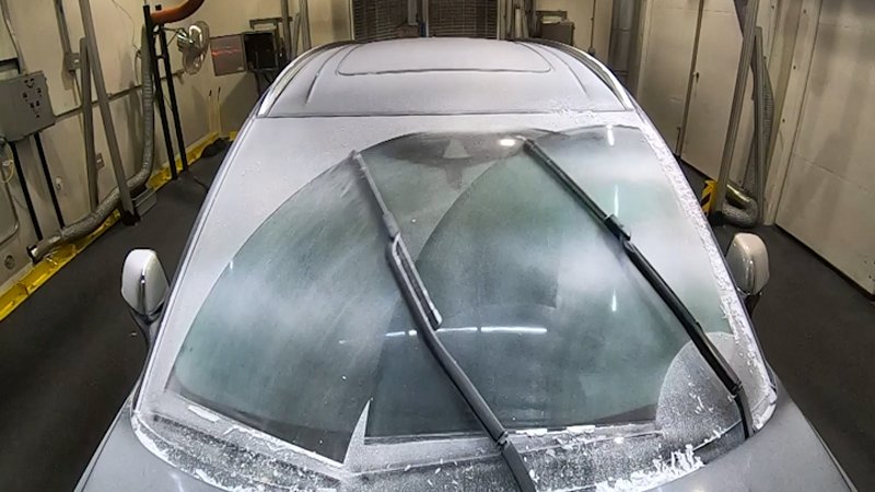 The Lincoln Aviator’s heated wipers defrost your windshield fast