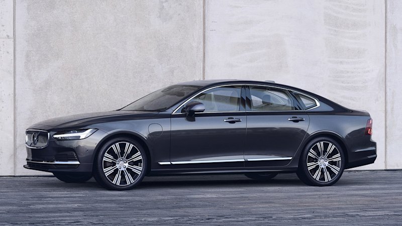 Volvo S90, V90 and V90 Cross Country get hint of a refresh