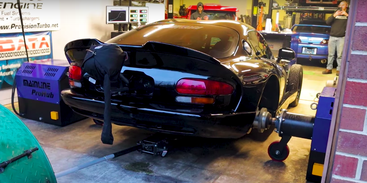 Watch 2800-HP Twin-Turbo Viper Do Exceedingly Violent Dyno Pulls