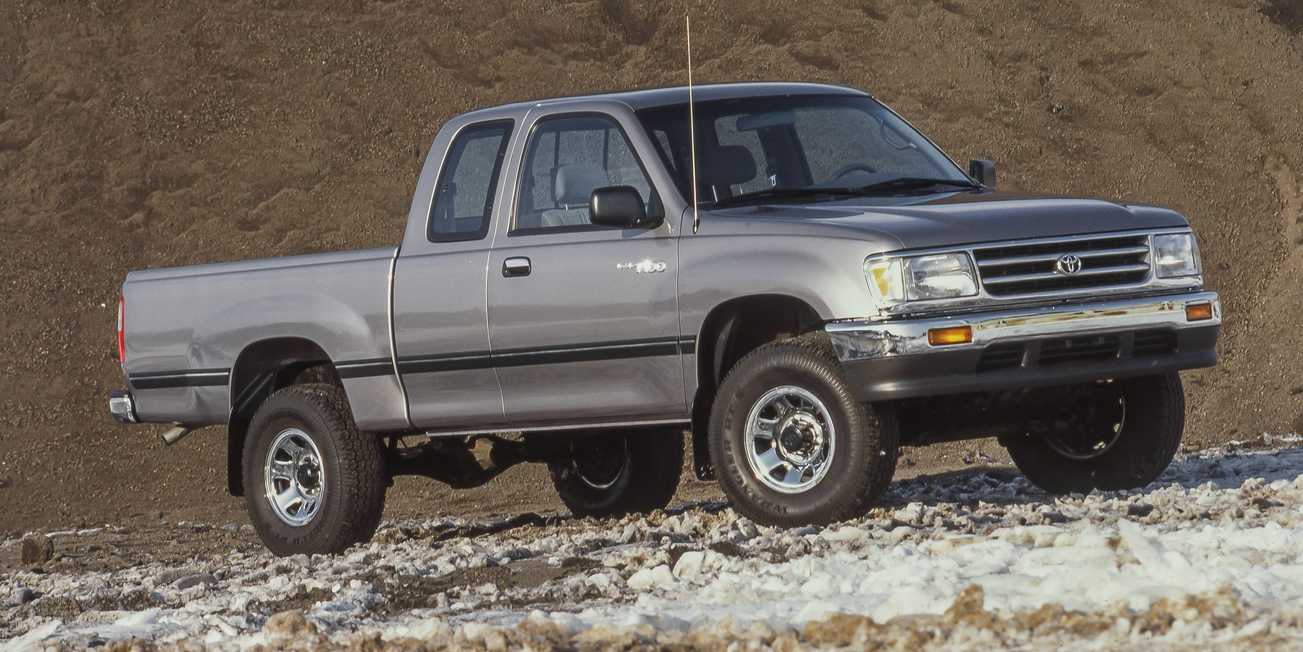 Tested: 1995 Toyota T100 Xtracab DX Inches Closer to Becoming a Real Full-Size Pickup