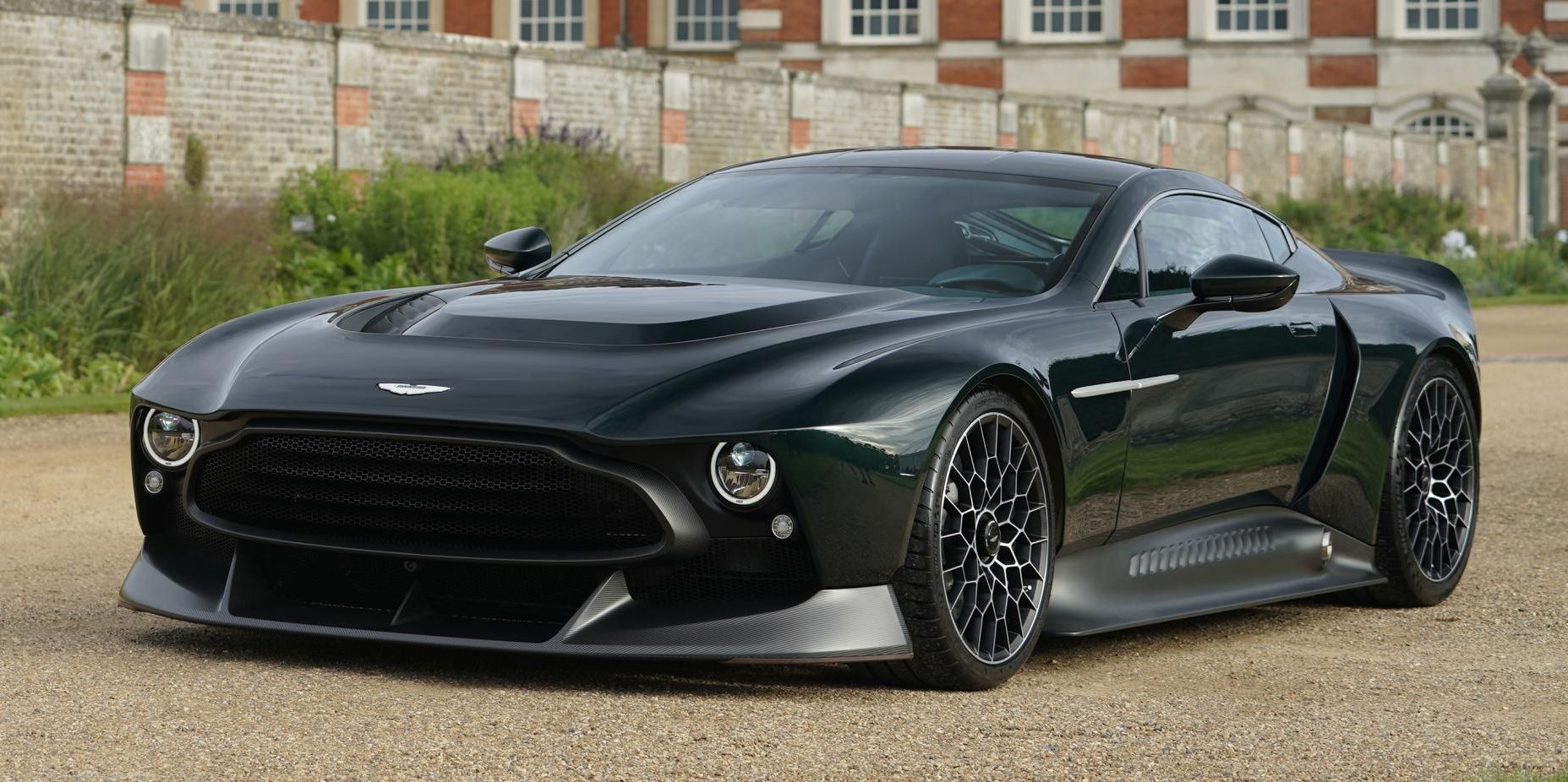 Aston Martin Builds a Jaw-Dropping Vantage Tribute Based on the One-77