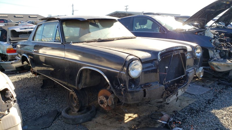 Junkyard Gem: 1973 Mercedes-Benz 280C