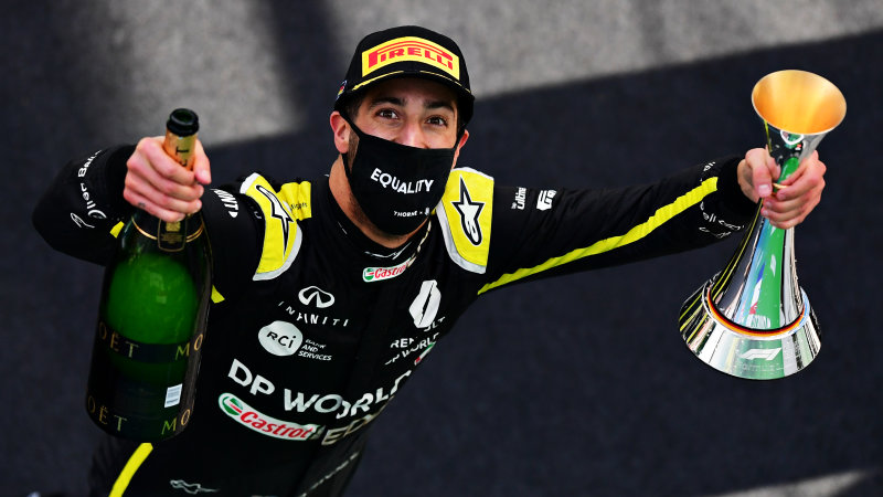 Renault F1 boss loses tattoo bet with Daniel Ricciardo