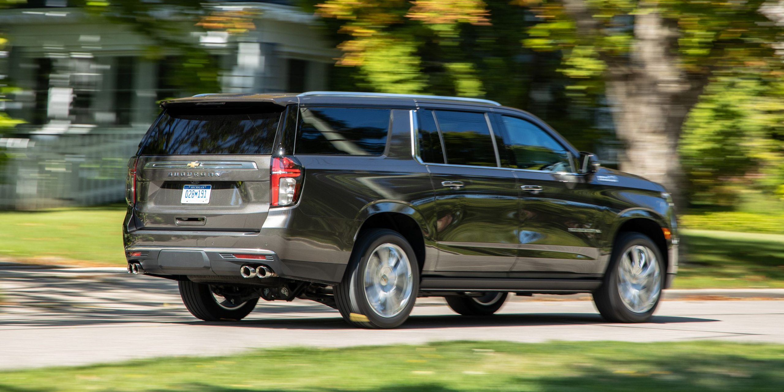 Tested: 2021 Chevrolet Suburban 6.2L Is a Familiar Brute