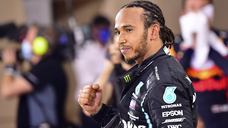 Lewis Hamilton has until preseason testing to sign new Mercedes deal