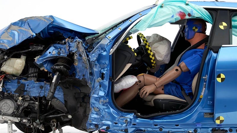 Women at greater risk of injury, death than men in car crashes — here’s a look at why