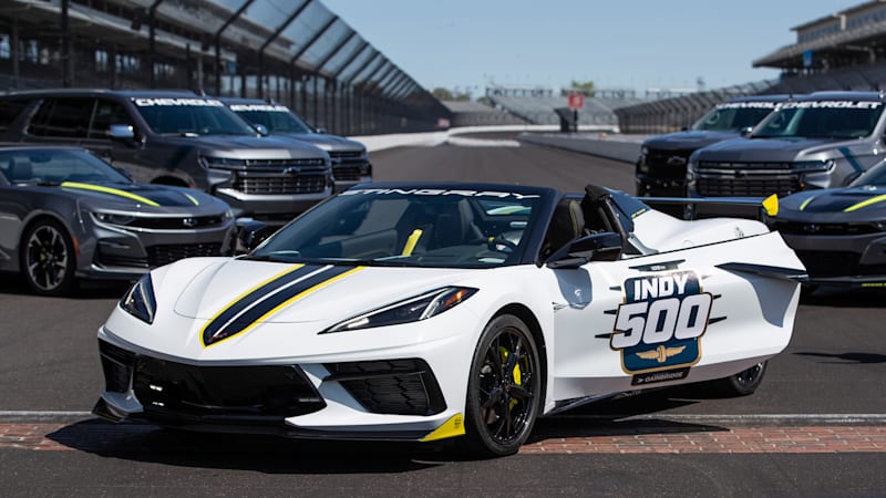 2021 Chevy Corvette Indy 500 pace car opens its top to the Indiana sky