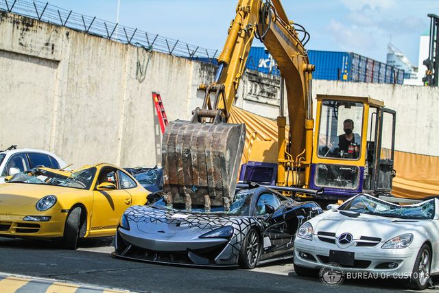 Philippines Customs Crushed a McLaren 620R, $1.2 Million in Cars