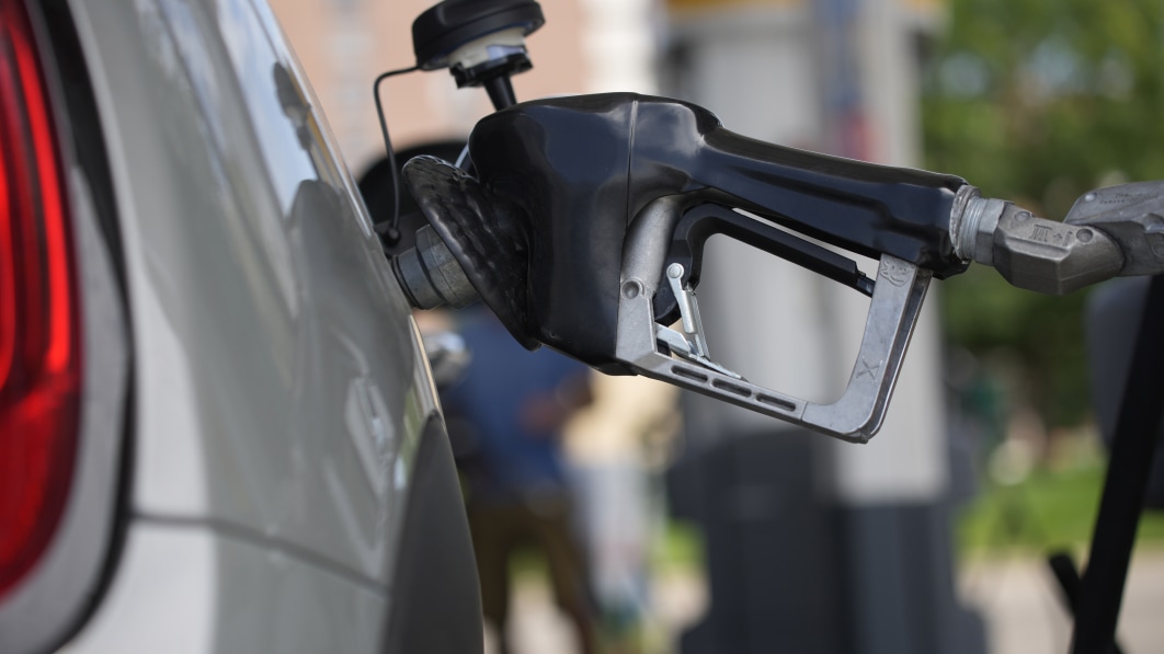 New report suggests EV incentives aimed at gasoline ‘superusers’