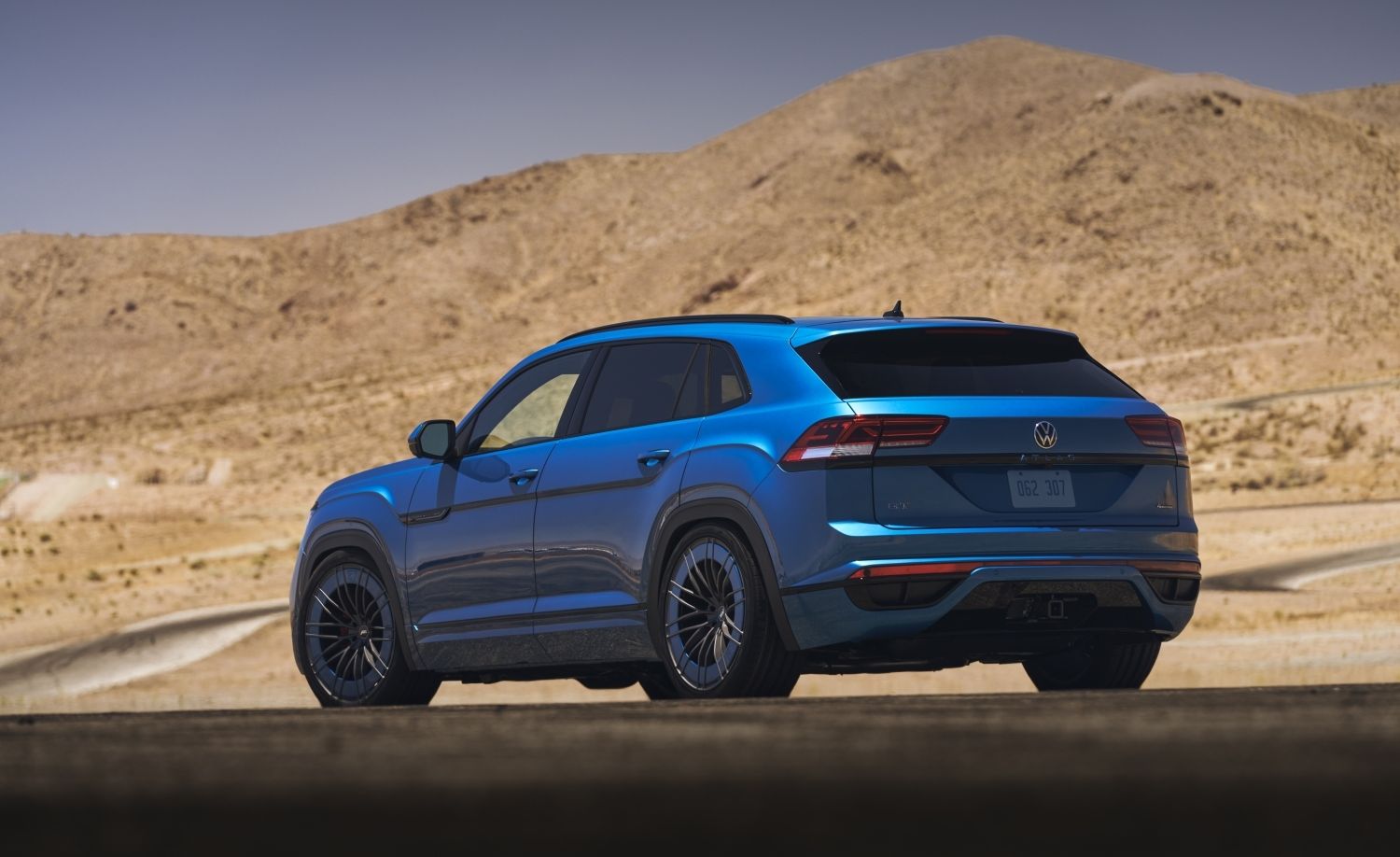 VW Atlas Cross Sport GT Concept Gets the Golf R’s 300-HP Engine