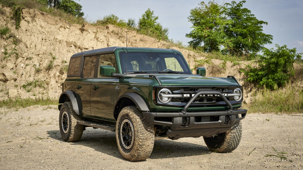 2022 Ford Bronco adds Eruption Green Metallic to color palette