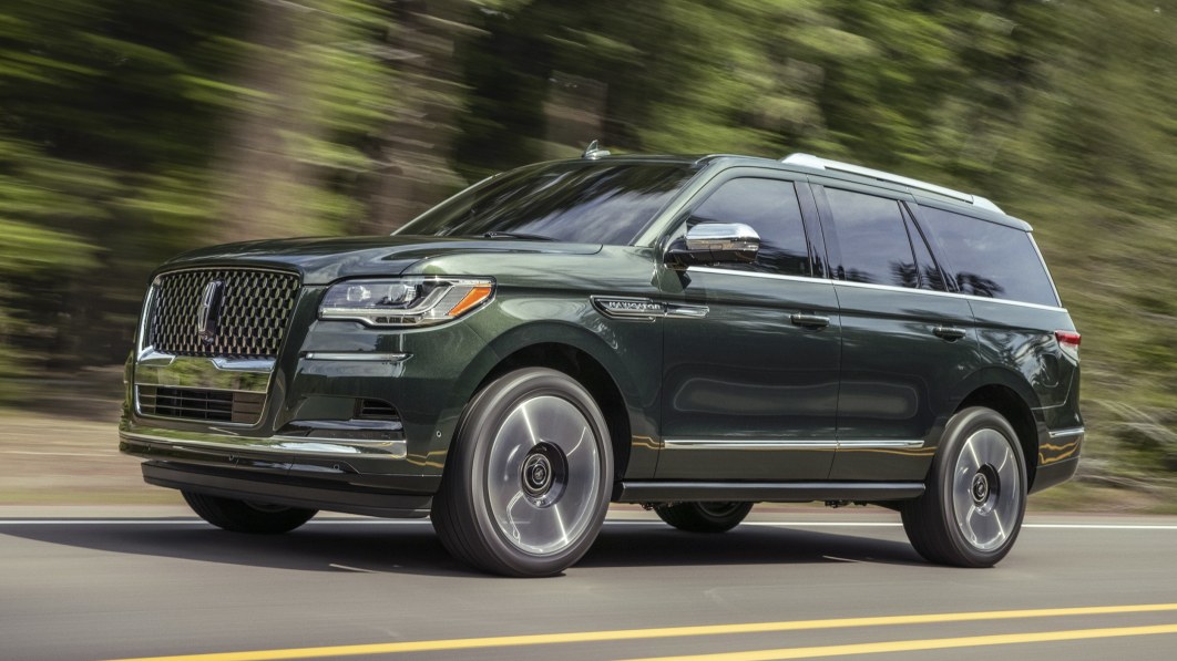 2022 Lincoln Navigator revealed with tech updates, hands-free driving, new Black Label themes