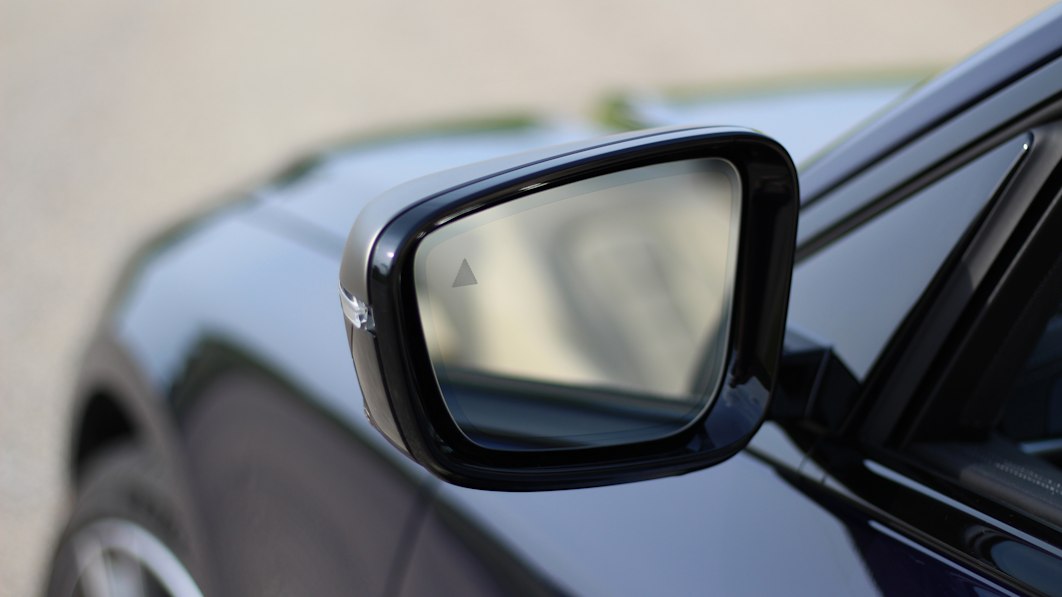 Let’s get auto-dimming mirrors in more new cars, because I’m done being blinded