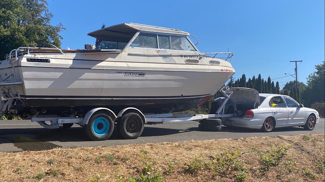 This is not how you tow a boat