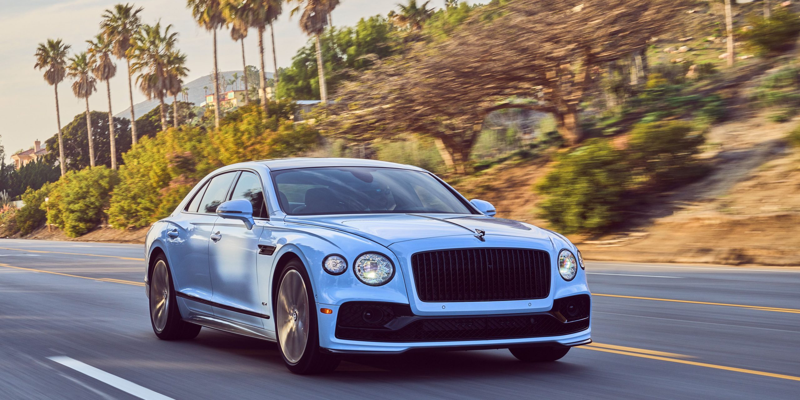 2022 Bentley Flying Spur Hybrid Represents Tradition in Transition