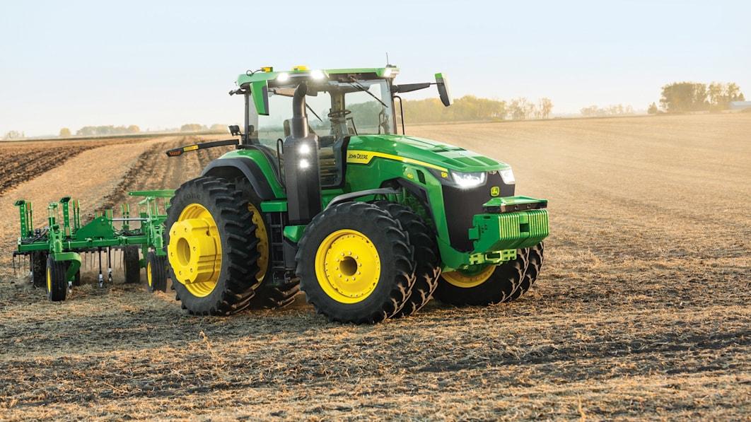 John Deere fully autonomous tractor will begin plowing in 2022