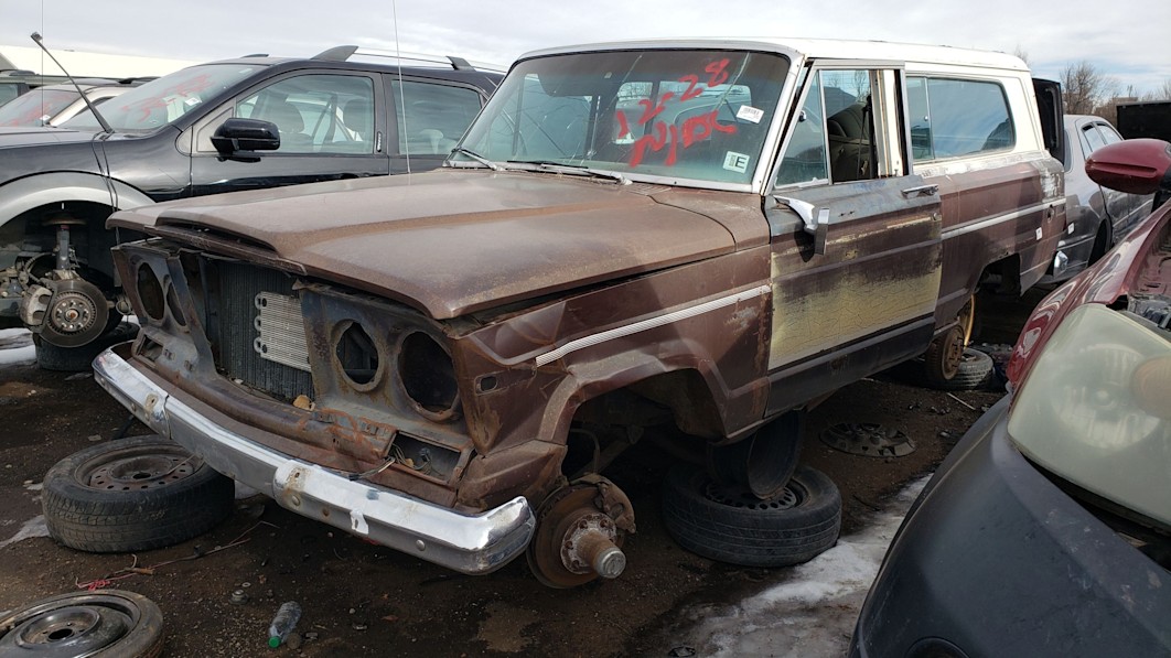 Junkyard Gem: 1976 Jeep Cherokee