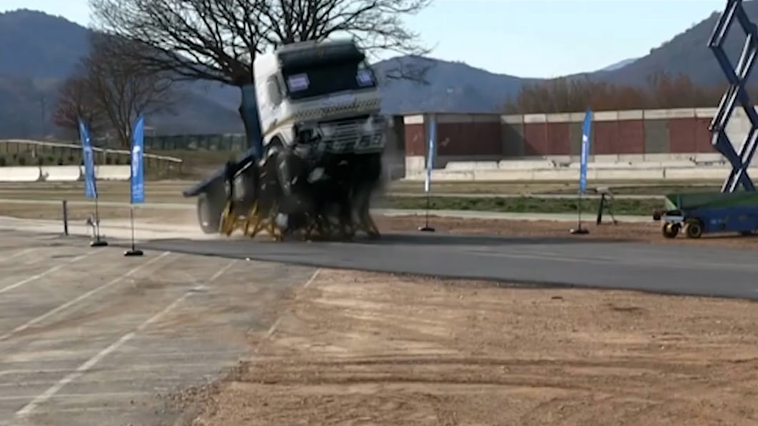 This lightweight security barrier can stop a 7.5-ton truck