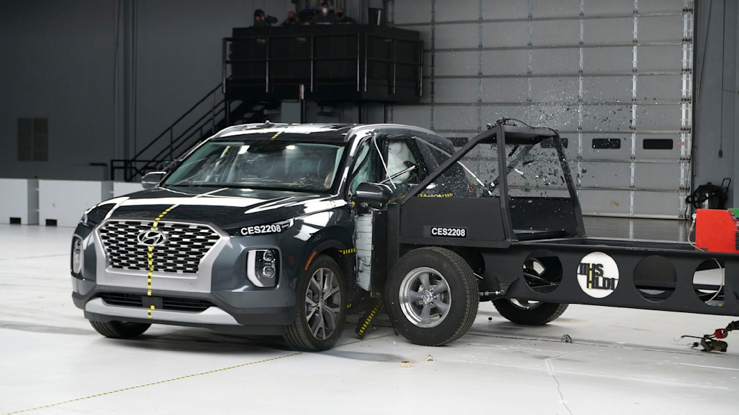 10 of 18 midsize SUVs earn ‘good’ IIHS side impact safety rating