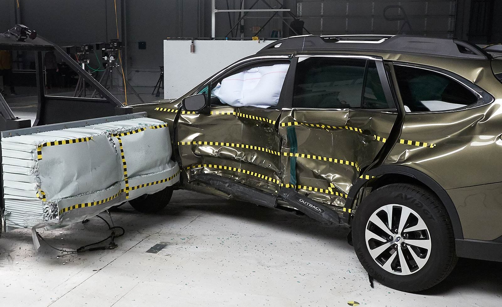 New IIHS Side-Impact Crash Test Shows Troubling Sedan, Wagon Results