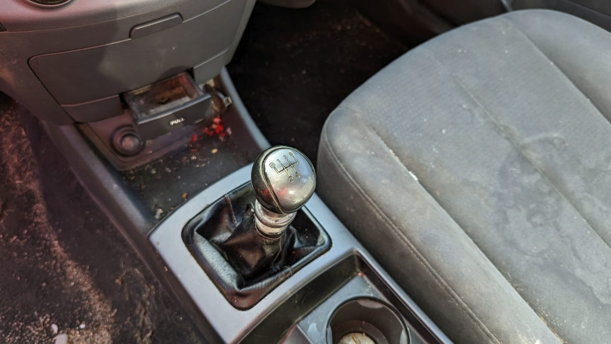 Junkyard Gem: 2009 Hyundai Elantra with manual transmission